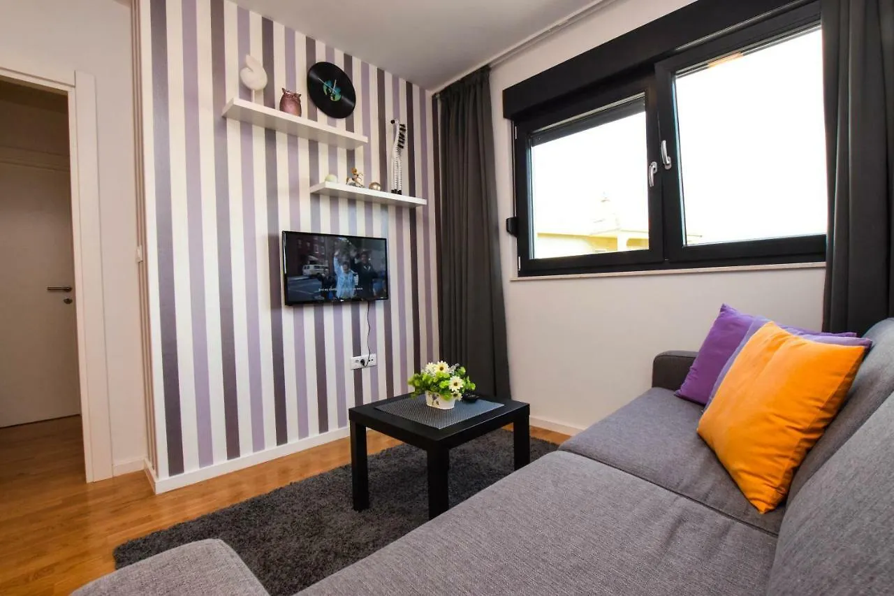 Apartment Lenora Split 0*,
