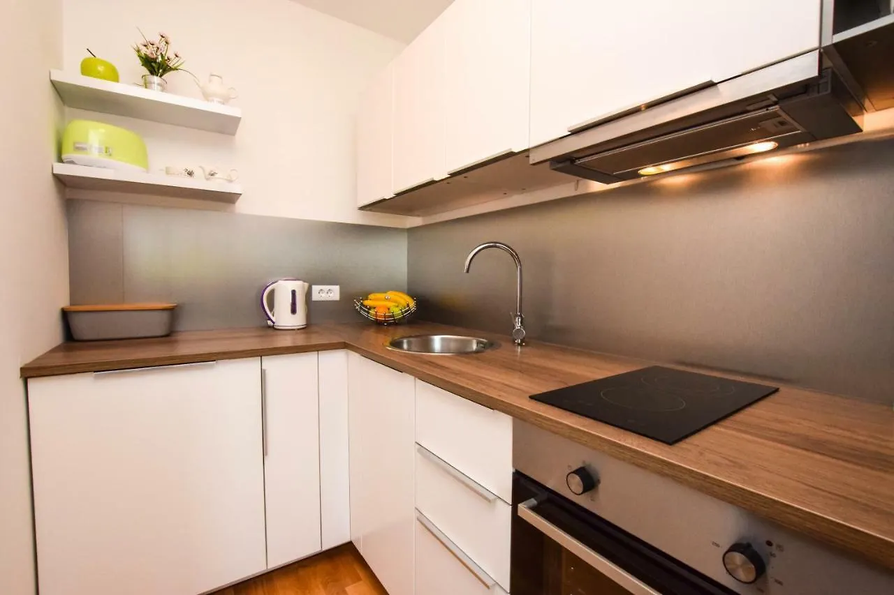 Apartment Lenora Split